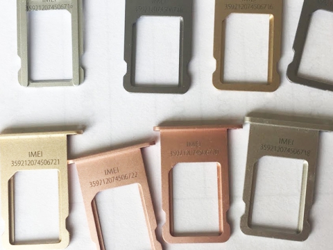 iPhone 徽標和 IMEI 激光雕刻項目