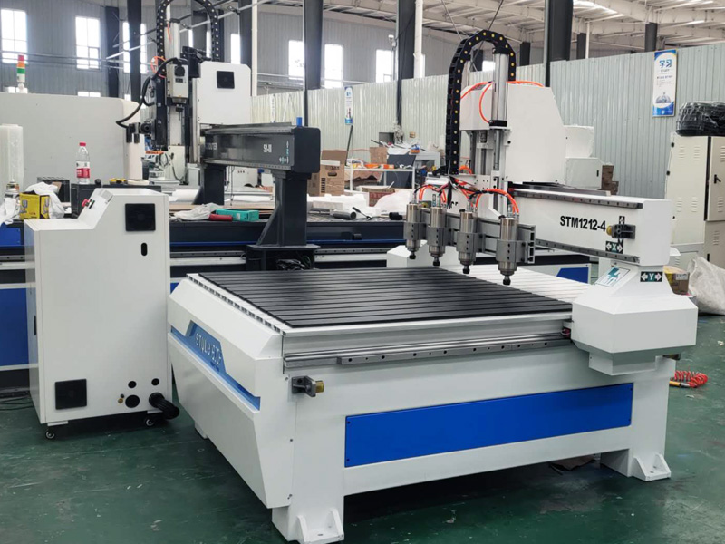 帶 4 個(gè)頭的多軸數(shù)控木工機(jī)