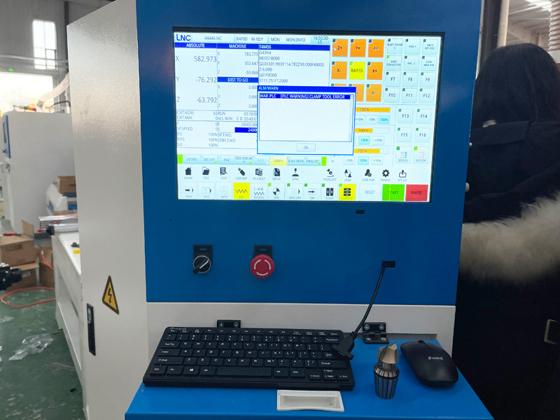 用于自動櫥柜制造的寶元數字控制器