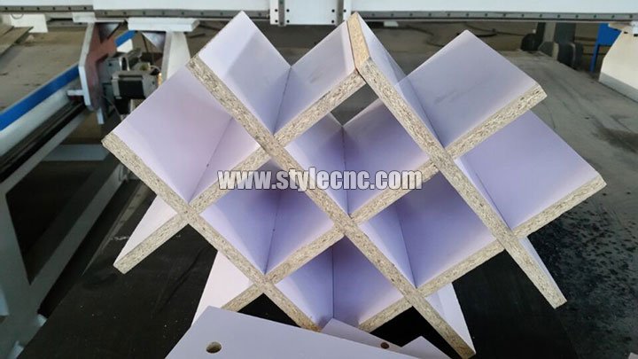 用于木箱項目的嵌套數(shù)控雕刻機 用于木箱項目的嵌套數(shù)控雕刻機