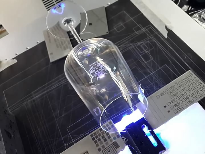 紫外激光雕刻機 紫外激光雕刻機