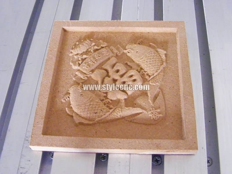 用于木制工藝品的移動工作臺數(shù)控雕刻機 用于木制工藝品的移動工作臺數(shù)控雕刻機