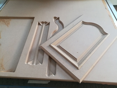 如何使用數(shù)控雕刻機(jī)制作實(shí)木門? 如何使用數(shù)控雕刻機(jī)制作實(shí)木門?