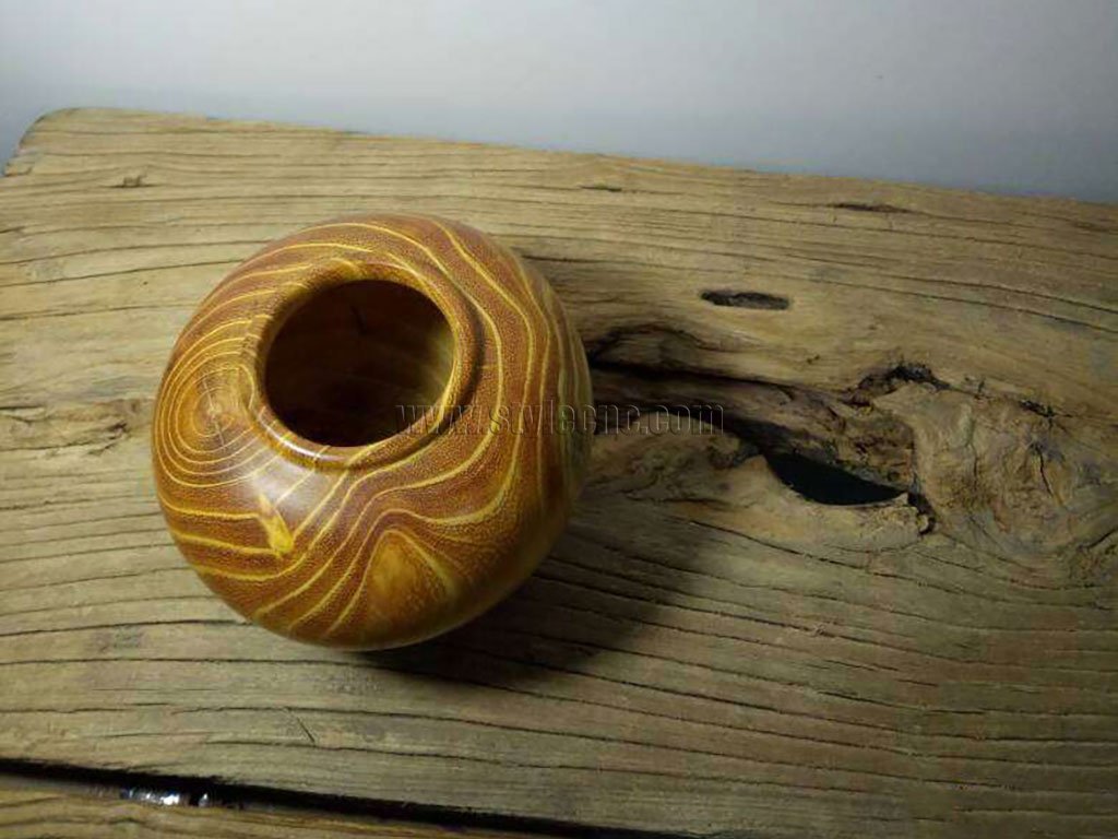 采用數(shù)控木工車(chē)床進(jìn)行 Cudrania Tricuspidata 木罐車(chē)削項(xiàng)目