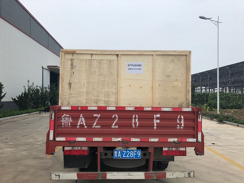 數(shù)控等離子切割工作臺發(fā)貨