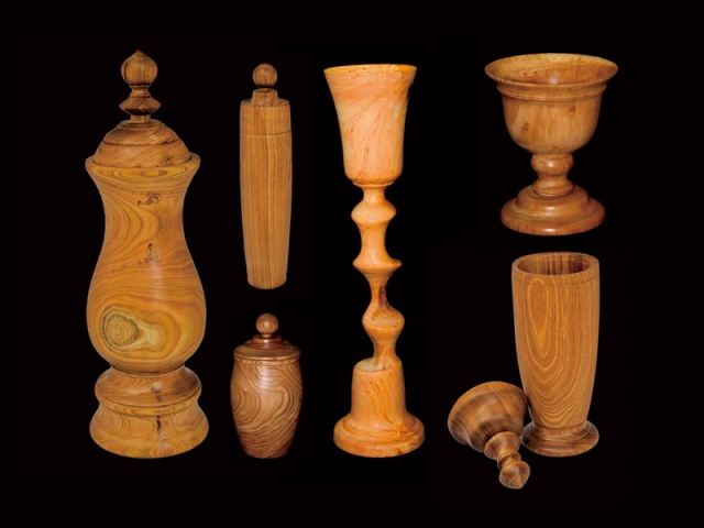 經(jīng)濟(jì)實(shí)惠的數(shù)控車床,用于制作天然木工藝品 經(jīng)濟(jì)實(shí)惠的數(shù)控車床,用于制作天然木工藝品