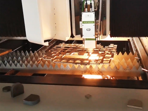 3000W 光纖激光切割工作臺切割 6m米 不銹鋼 3000W 光纖激光切割工作臺切割 6m米 不銹鋼