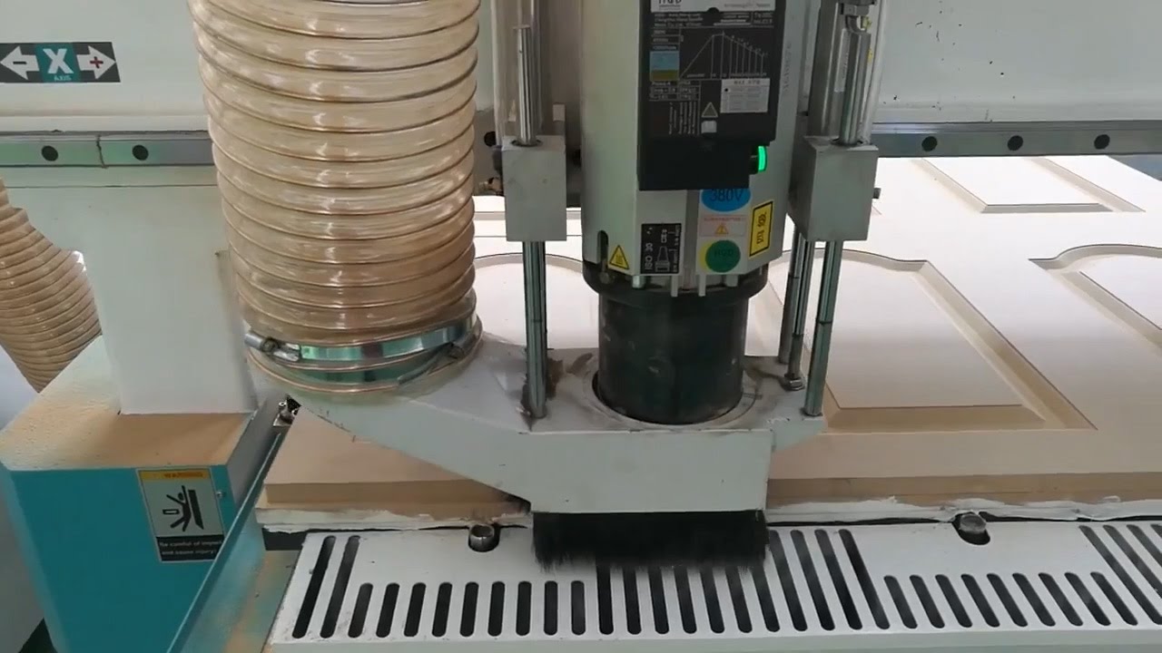用于櫥柜門制造的自動換刀數控雕刻刻機,帶換刀裝置 用于櫥柜門制造的自動換刀數控雕刻刻機,帶換刀裝置
