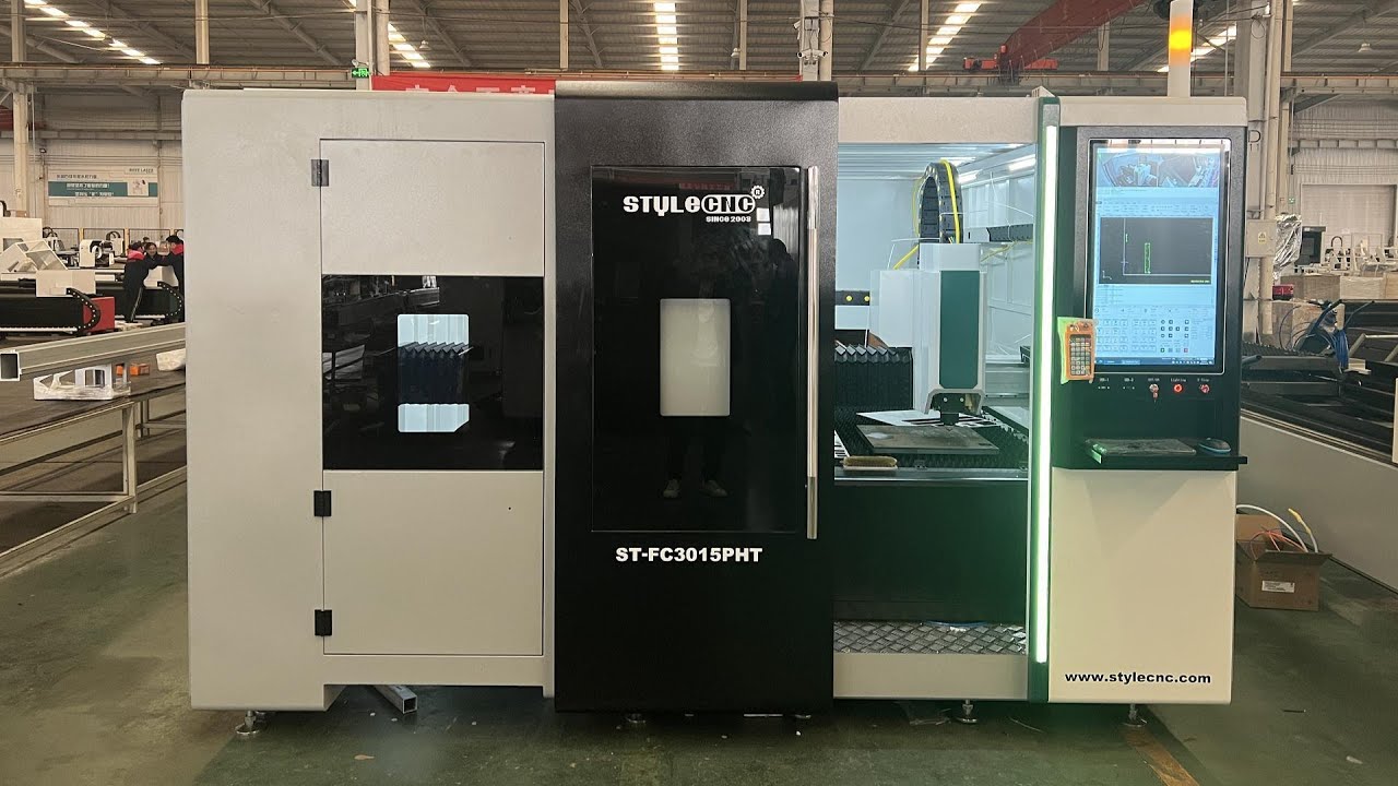 5x10光纖激光金屬切割機，帶全封閉式保護殼